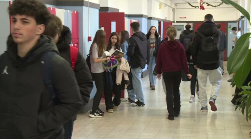 img Profesorii propun reducerea orelor de religie în liceu