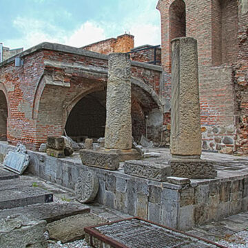 img Dezastru la Curtea Veche a Bucureștiului: Artefacte de 500 de ani distruse de ploaie și neglijență