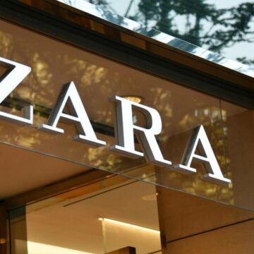 img Fraudă online în numele Zara. Cum sunt ademeniți oamenii să plătească o taxă pentru o „cutie secretă” cu haine