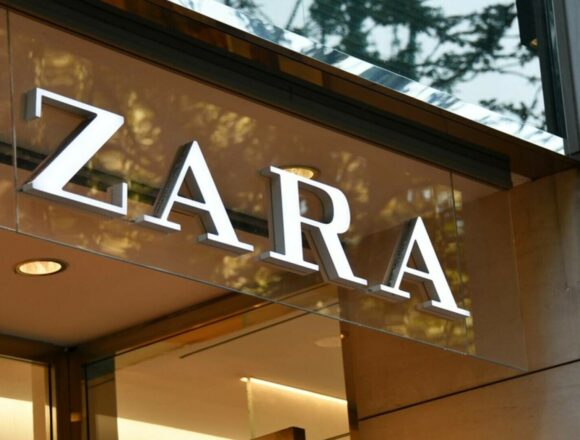 Fraudă online în numele Zara. Cum sunt ademeniți oamenii să plătească o taxă pentru o „cutie secretă” cu haine