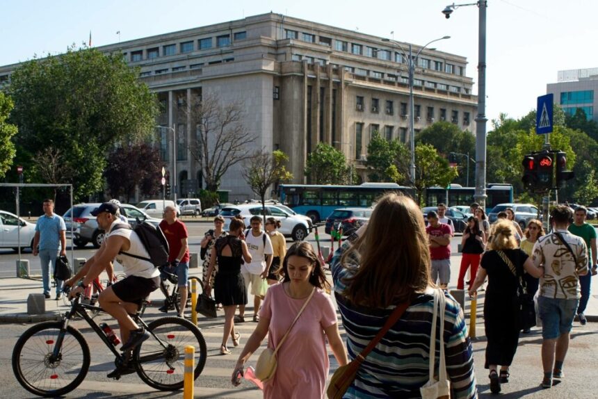 Vreme neobișnuit de caldă pentru această perioadă