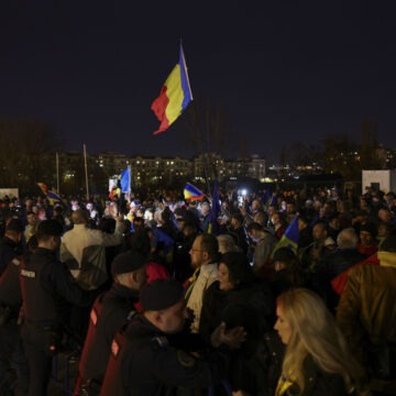 img Protest al susținătorilor lui Călin Georgescu la sediul Curții Constituționale a României