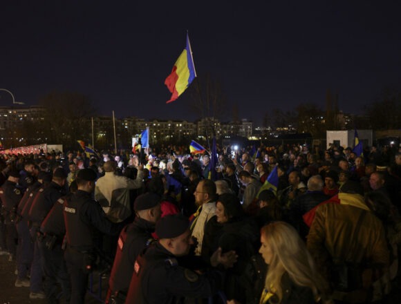 Protest al susținătorilor lui Călin Georgescu la sediul Curții Constituționale a României
