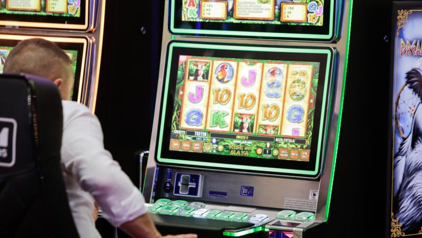 Jaf la o sală de jocuri de noroc din Alba Iulia