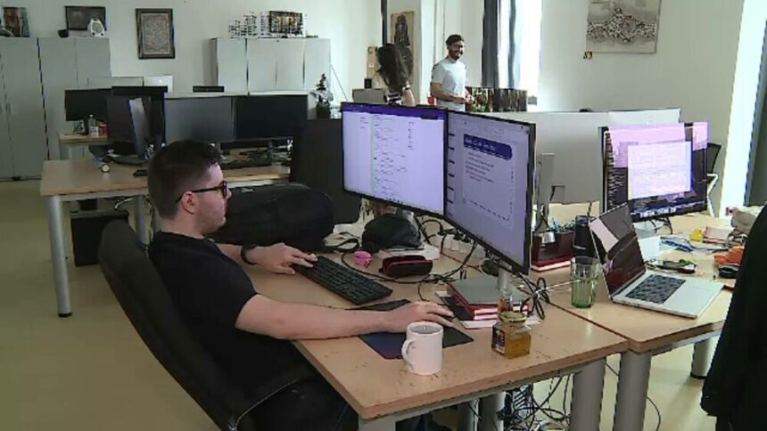 Impactul studiului Inteligenței Artificiale în universitățile din România