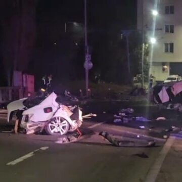 img Accidentul înfiorător din Mamaia: o mașină s-a rupt în două, un mort și trei răniți
