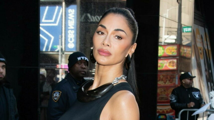 img Nicole Scherzinger, apariție elegantă pe străzile din New York
