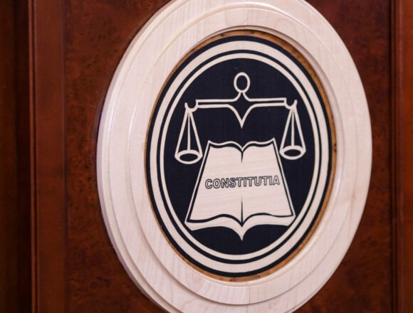 CCR respinge contestația împotriva candidaturii lui Crin Antonescu