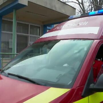 img Femeie accidentată în București de ramura unui copac în timpul furtunii