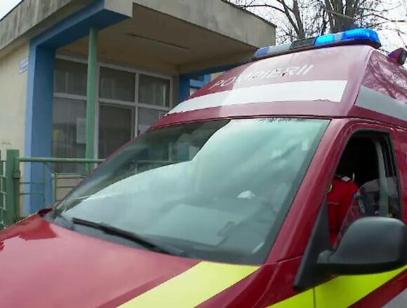 Femeie accidentată în București de ramura unui copac în timpul furtunii