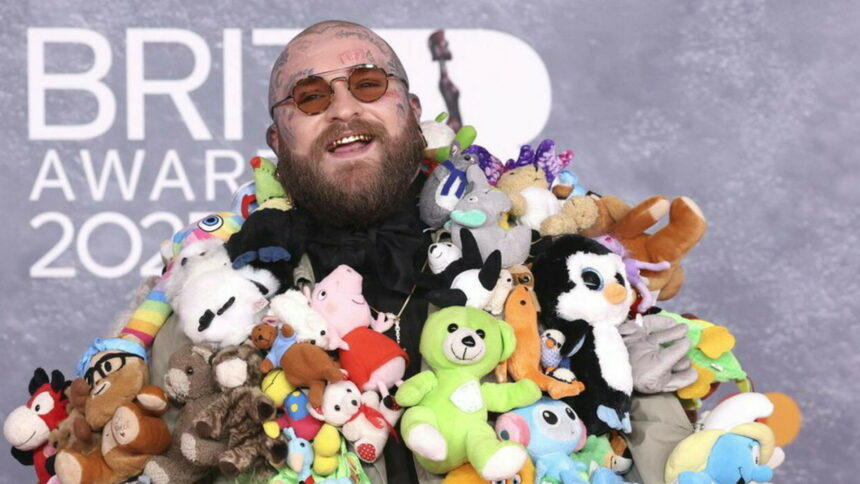 img Cele mai nereușite ținute de la BRIT Awards 2025