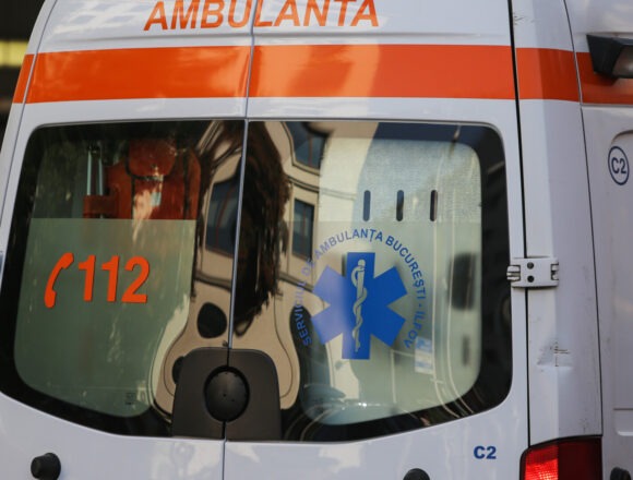 Bebeluş în stop cardio-respirator după ce s-a înecat cu lapte de la sân