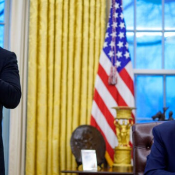 img Donald Trump, obligat de instanță să reangajeze mii de funcționari concediați