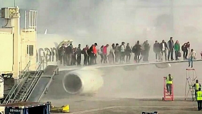 img Incidentul de la Aeroportul Internațional din Denver: Pasageri evacuați pe aripa unui avion American Airlines