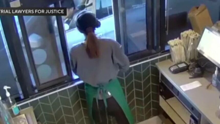 img Lanț de cafenele obligat să plătească 50 de milioane de dolari unui client ars cu o băutură fierbinte