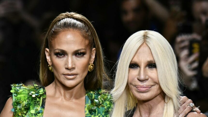 img Jennifer Lopez îi adresează un mesaj emoționant lui Donatella Versace