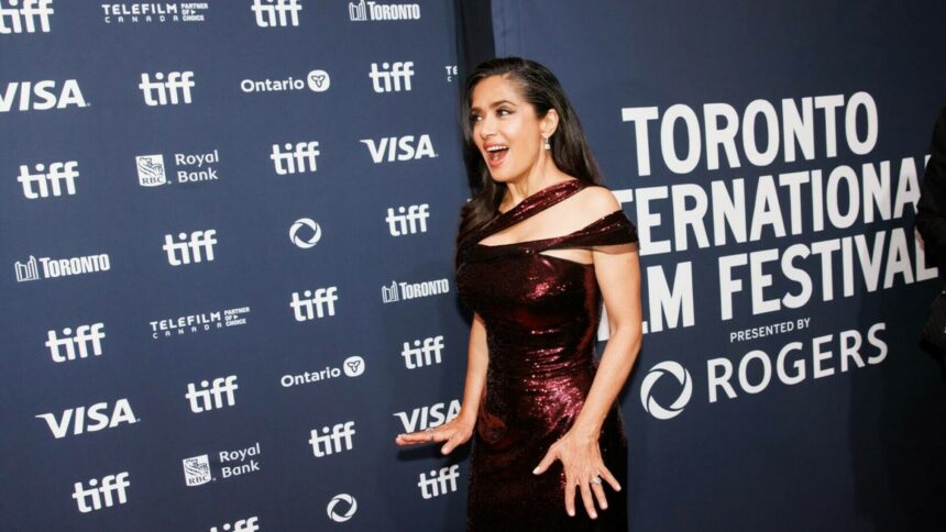 img Salma Hayek, secretul siluetei de invidiat la 58 de ani