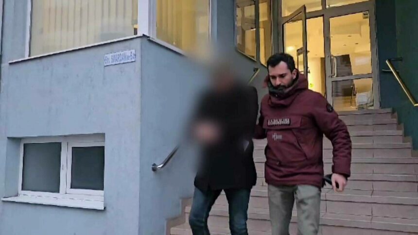 img Cetăţeanul polonez prins cu cuţit la protestul din Piaţa Universităţii