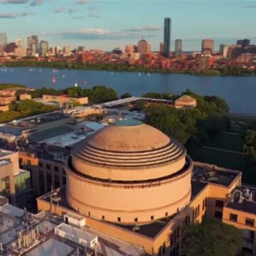 img Tinerii români atrași de universitățile americane. Ce îi motivează să studieze în Statele Unite