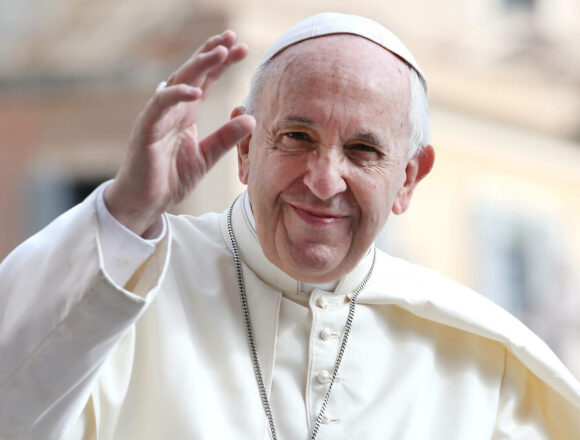 Papa Francisc și donația sa în beneficiul deținuților