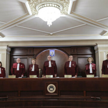 CCR contestă decizia judecătorului din Ploiești privind suspendarea hotărârii de anulare a alegerilor prezidențiale