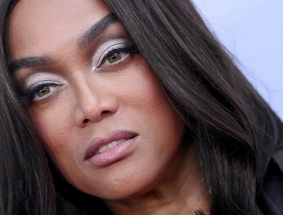 Tyra Banks, o apariție de senzație pe covorul roșu la vârsta de 51 de ani