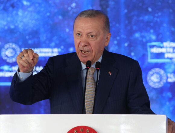 Scandalul corupției din Istanbul: Erdogan dă o nouă lovitură opoziției