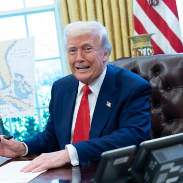 Donald Trump a câștigat 415 milioane de dolari după ce le-a cerut americanilor să cumpere acțiuni