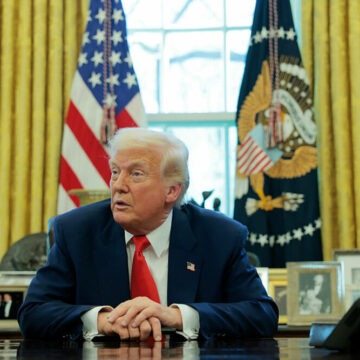 Donald Trump aruncă omenirea în haos: o analiză a deciziei de suspendare a taxelor vamale