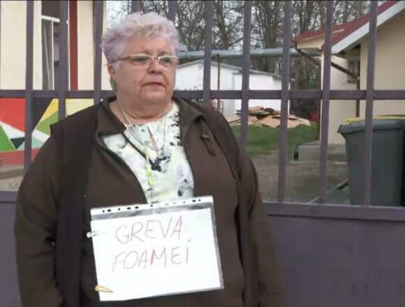 Femeie din Galați intră în greva foamei după ce a fost concediată de două ori din școală