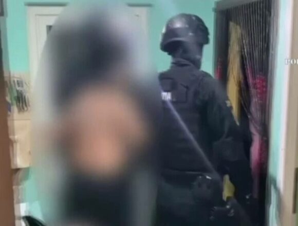 Fată de 15 ani obligată de mama ei să se prostitueze în centrul Capitalei