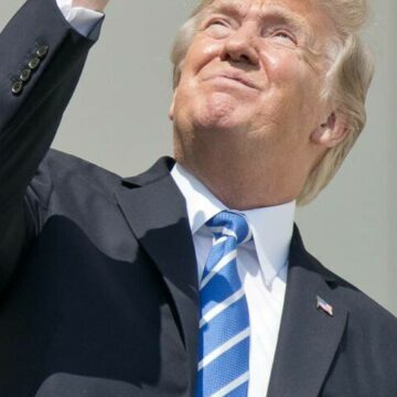 Donald Trump solicita Congresului sa faca ora de vara permanenta