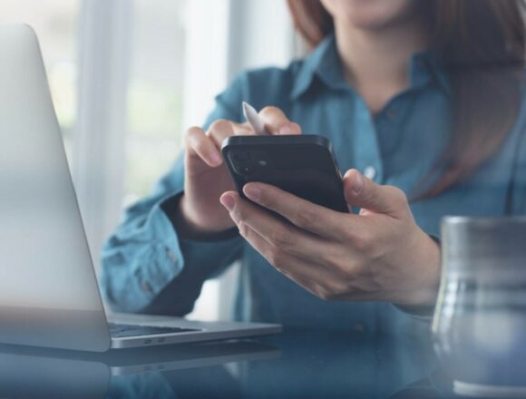 Smartphone-urile și computerele scutite de suprataxele impuse de administrația Donald Trump