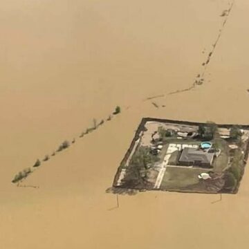 img Familia care și-a salvat casa de inundații catastrofale în Tennessee