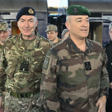 img Discuții între șefii de stat major din Franța și Marea Britanie cu președintele Ucrainei, Volodimir Zelenski, la Kiev